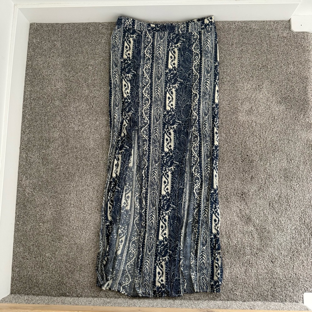 Last Chance-American Eagle Outfitters Navy and Cream Maxi Skirt